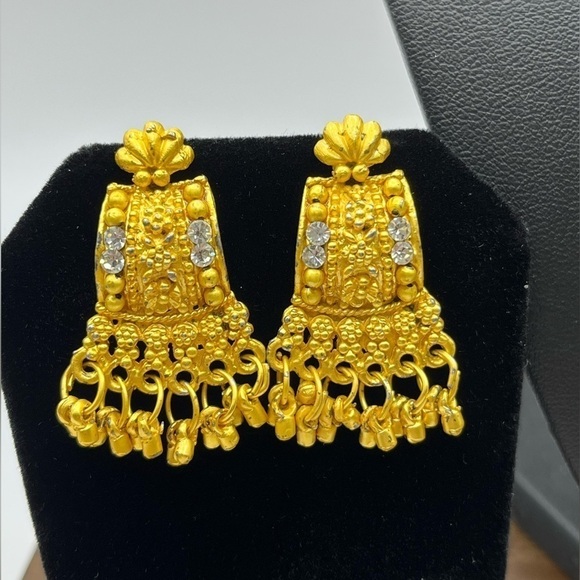 Beautiful Gold Tone Seed Bead Necklace and Earrings Set Adjustable Necklace - Picture 2 of 12